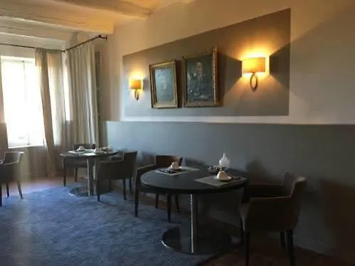 Hotel Victor Cabries France
